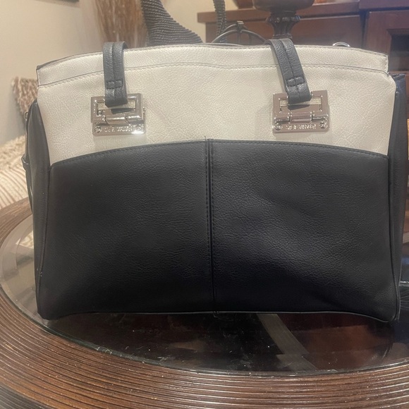 Steve Madden Black White Woven Satchel Purse Handbag Top Handle Gold Hardware​​ - Picture 5 of 10